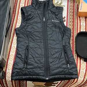 Columbia Quilted Black Women’s Vest xs